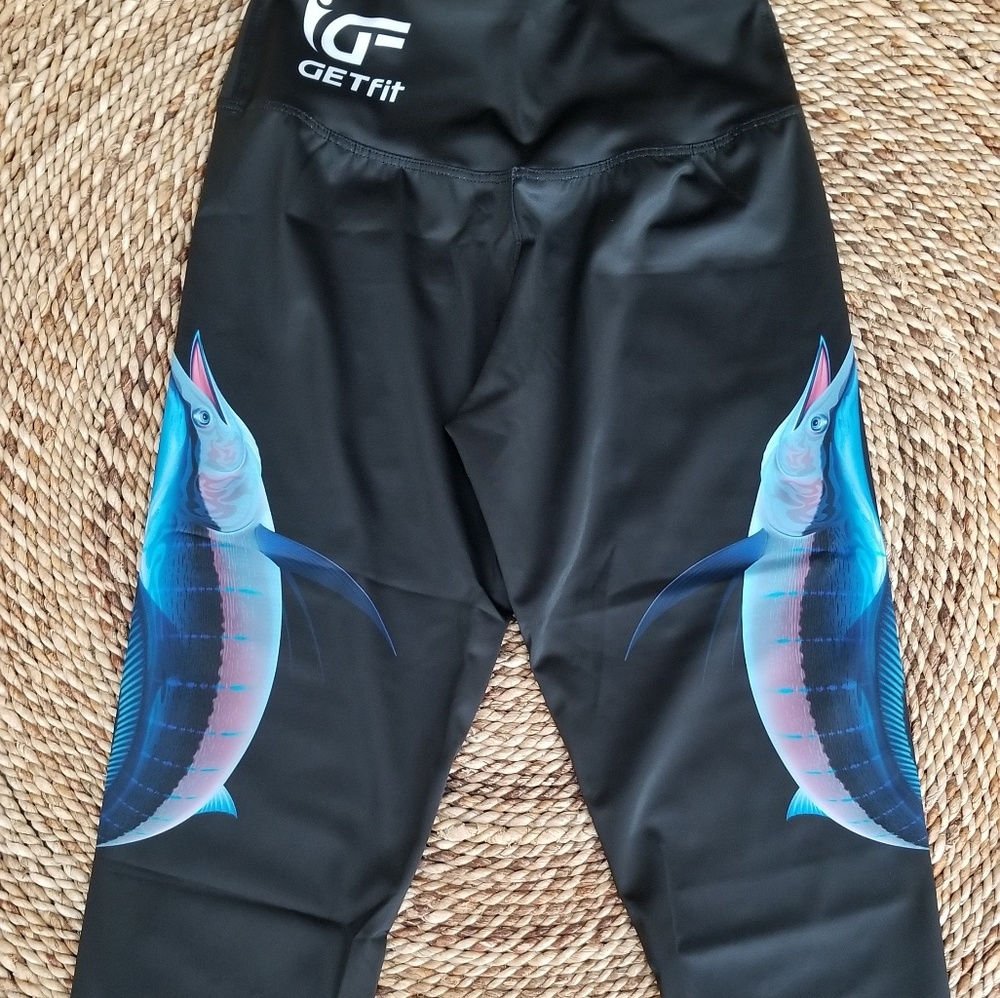 Marlin print active leggings (capri length)